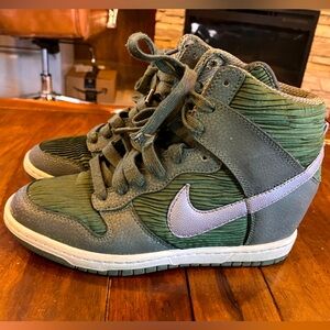 Women’s Nike Wedge Size 7